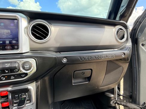 Used 2022 Jeep Wrangler Unlimited Rubicon 4xe w/ Cold Weather Group image 28