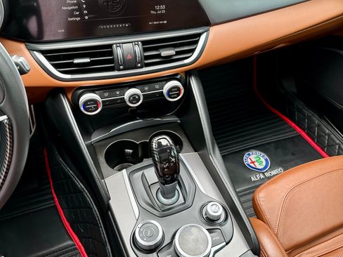 Used 2018 Alfa Romeo Giulia Ti Sport w/ Quick Order Package 22U Sport RWD image 18
