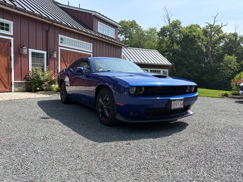 Used 2020 Dodge Challenger GT w/ Blacktop Package AWD/4WD image 4