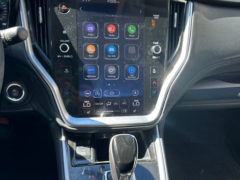 Used 2022 Subaru Outback Premium image 17