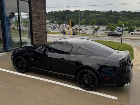 Used 2013 Ford Mustang GT Premium image 12