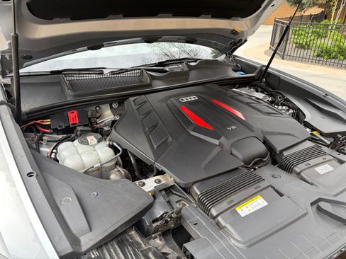 Used 2022 Audi SQ8 Prestige image 9