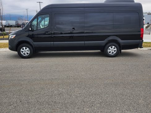 Used 2026 Mercedes-Benz Sprinter 2500 image 2