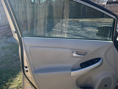 Used 2010 Toyota Prius Five image 9