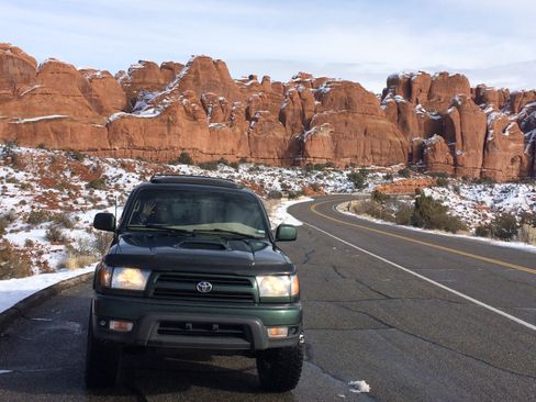 Used 1999 Toyota 4Runner SR5 w/ Upgrade Value Pkg 2 AWD/4WD image 11