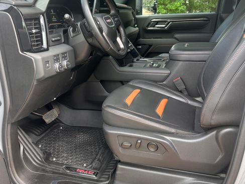 Used 2025 GMC Sierra 2500 AT4 w/ AT4 Premium Plus Package AWD/4WD image 21
