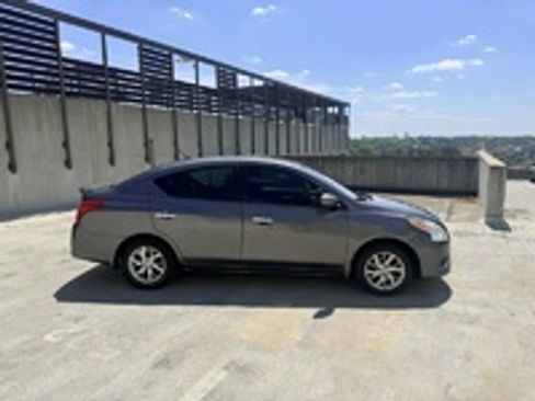 Used 2019 Nissan Versa SV w/ SV Special Edition Package FWD image 4