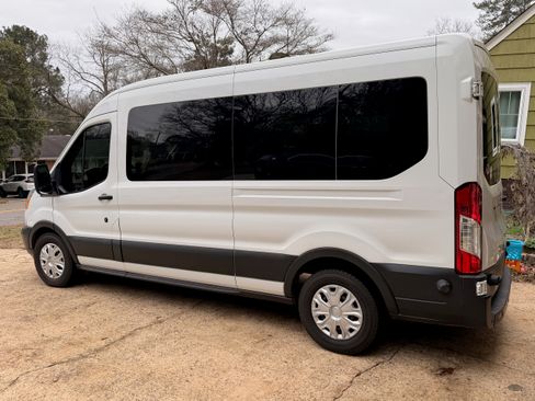 Used 2015 Ford Transit 350 XLT image 2