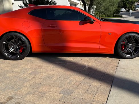 Used 2021 Chevrolet Camaro SS image 9