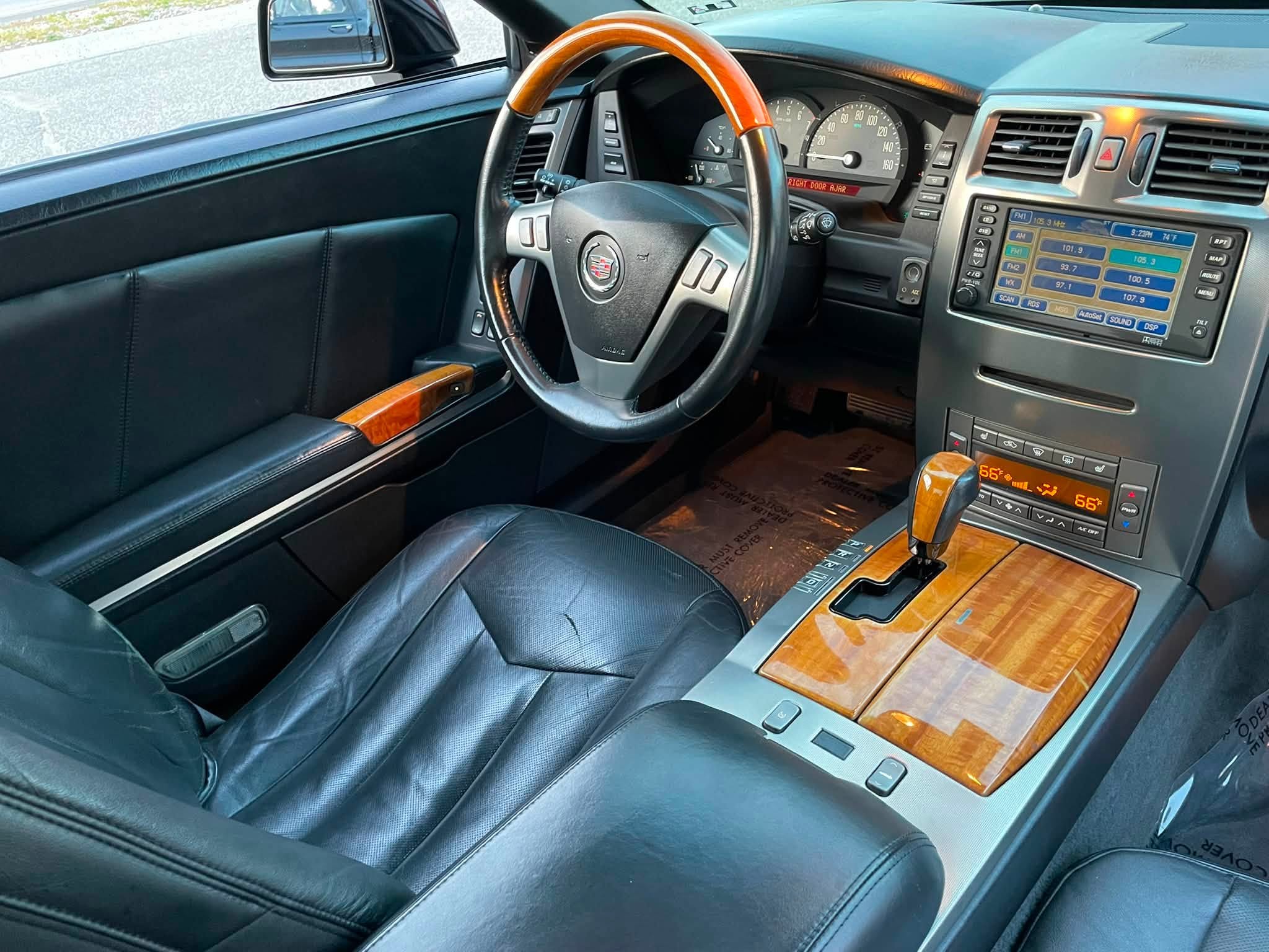 Used 2004 Cadillac XLR RWD image 27