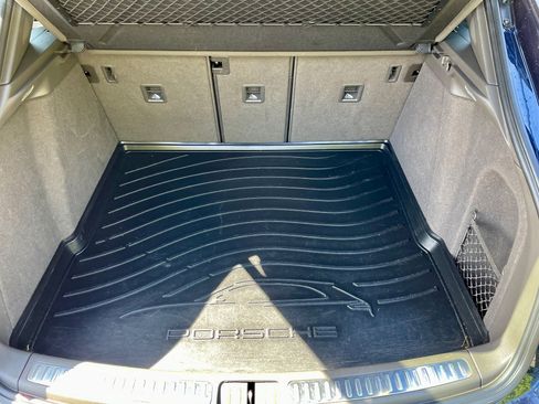 Used 2017 Porsche Macan S image 12