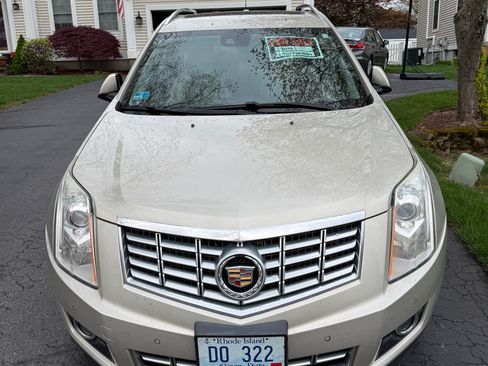 Used 2016 Cadillac SRX Premium AWD/4WD image 2