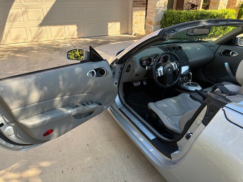 Used 2006 Nissan 350Z Touring image 17