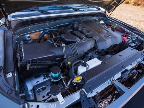 Used 2012 Toyota FJ Cruiser Sport Utility 2D image 12