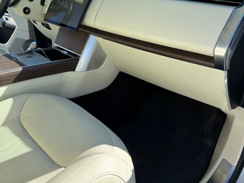 Used 2024 Land Rover Range Rover SE image 9