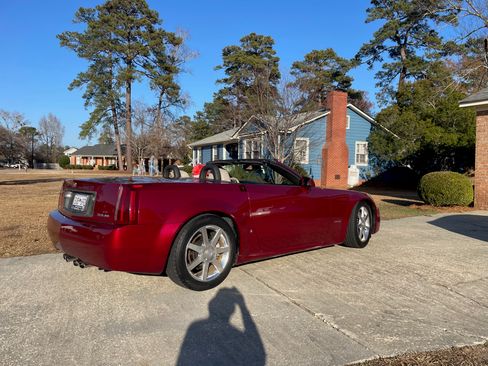 Used 2006 Cadillac XLR image 12