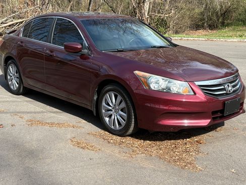 Used 2011 Honda Accord EX-L image 6