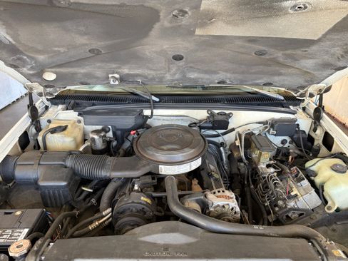 Used 1993 Chevrolet Suburban 2500 image 11