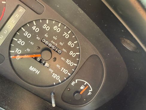 Used 1998 Isuzu Amigo 4WD image 7