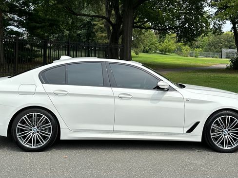 Used 2019 BMW 530i xDrive AWD/4WD image 10