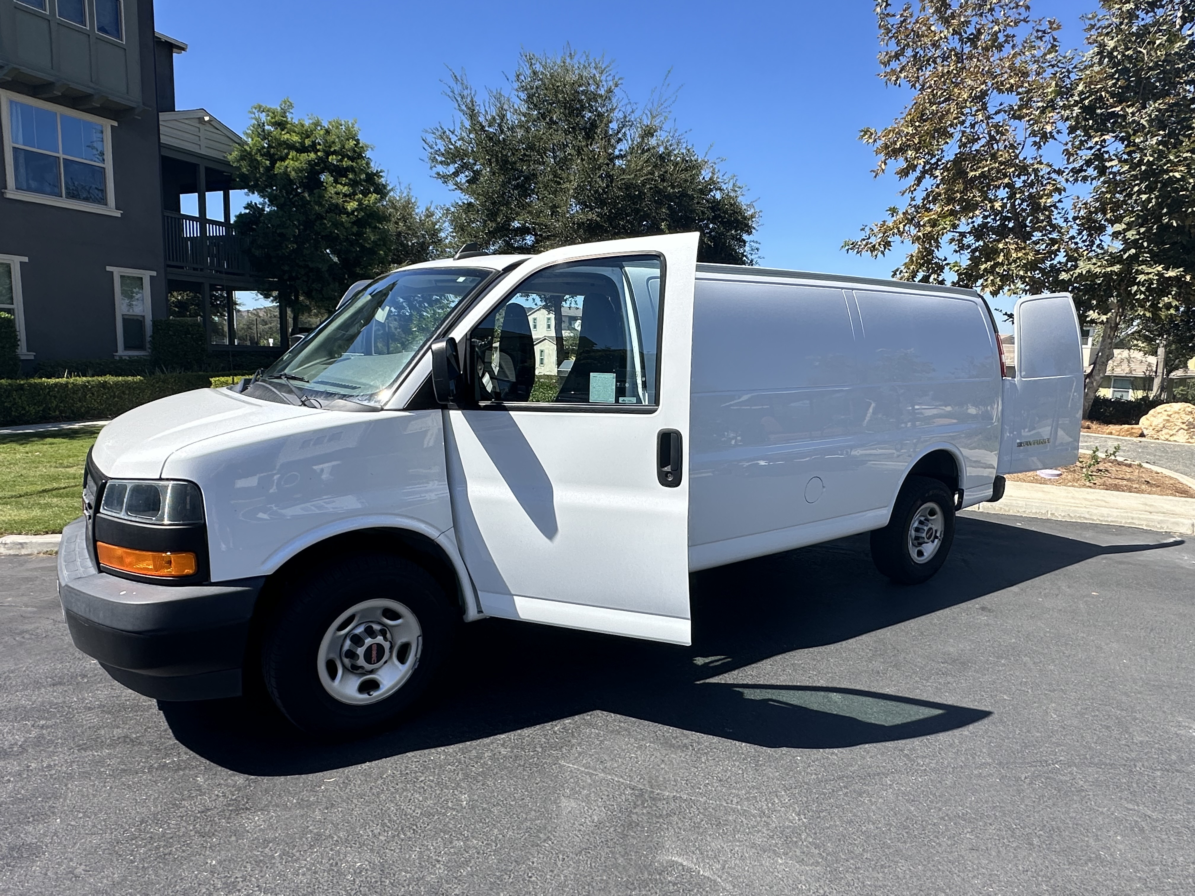 Used 2023 GMC Savana 2500 Extended w/ Driver Convenience Package RWD image 10
