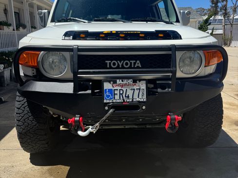 Used 2014 Toyota FJ Cruiser 4WD w/ Upgrade Package image 1
