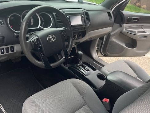 Used 2015 Toyota Tacoma 4x4 Access Cab V6 image 6