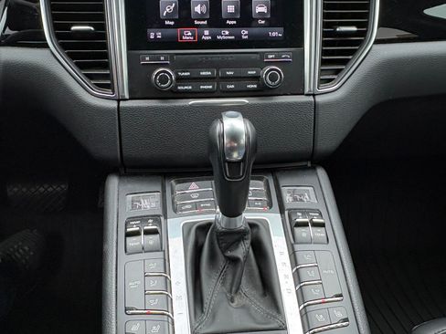 Used 2017 Porsche Macan S AWD/4WD image 13
