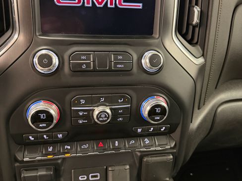 Used 2022 GMC Sierra 3500 AT4 w/ AT4 Premium Plus Package image 26