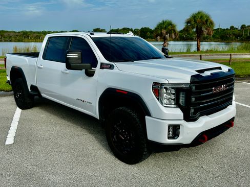 Used 2023 GMC Sierra 2500 AT4 w/ AT4 Preferred Package AWD/4WD image 14