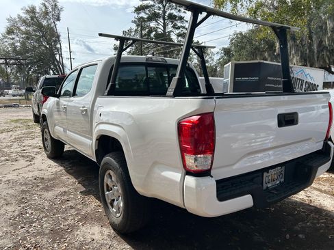 Used 2017 Toyota Tacoma SR image 12