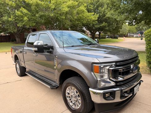 Used 2021 Ford F250 XLT w/ XLT Premium Package AWD/4WD image 4