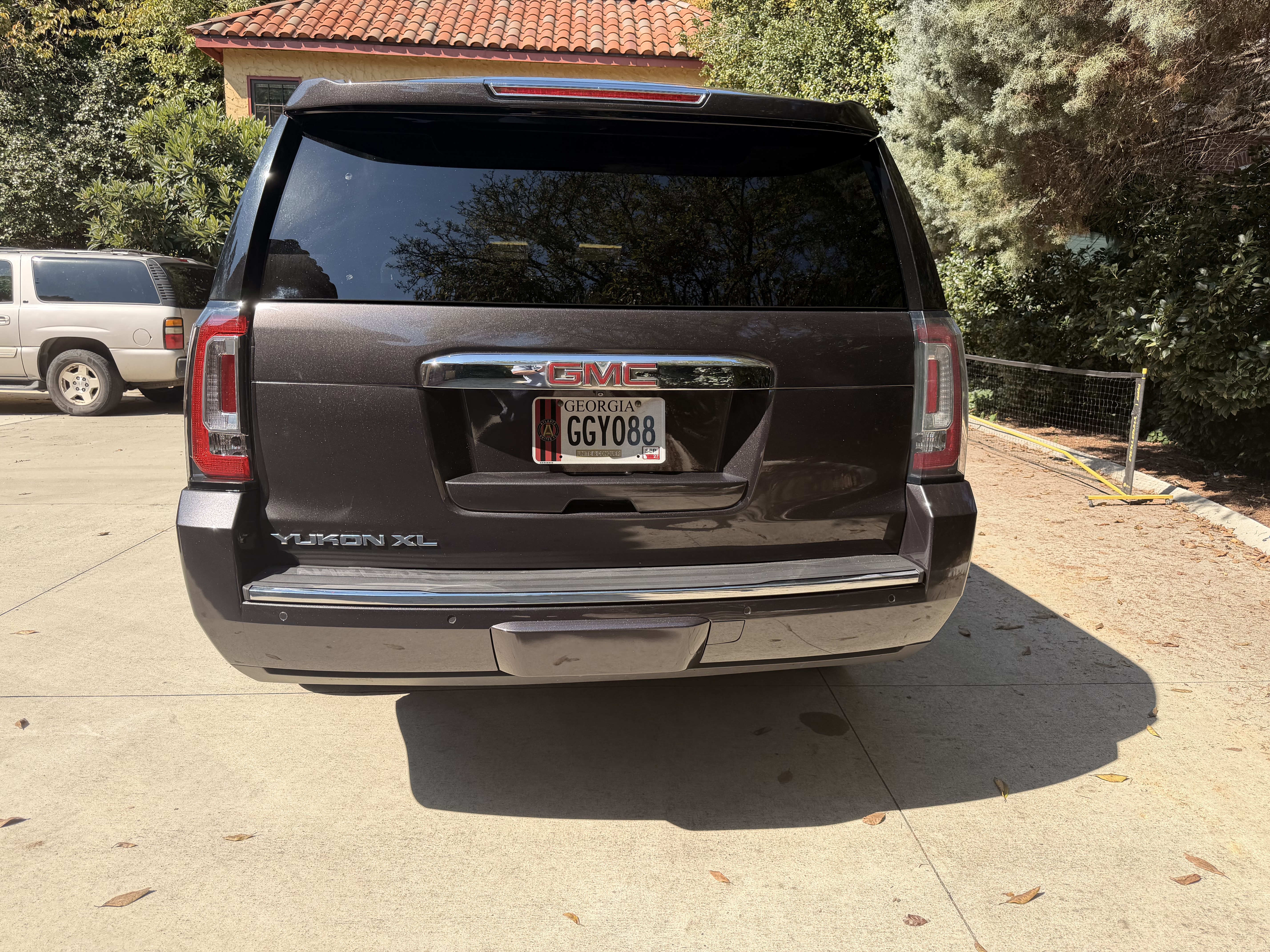Used 2015 GMC Yukon XL Denali w/ Premium Package RWD image 6