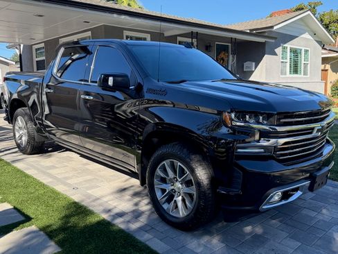 Used 2021 Chevrolet Silverado 1500 High Country w/ Z71 Off-Road Package image 5