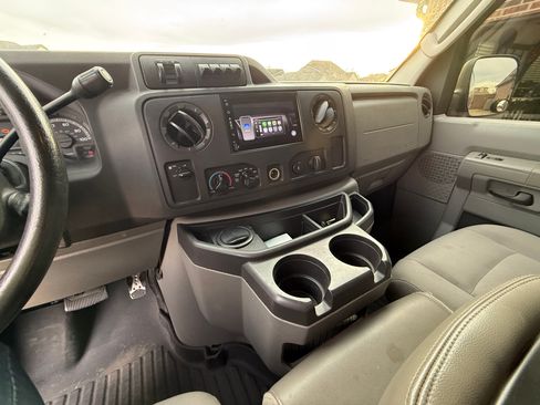 Used 2009 Ford E-350 and Econoline 350 Super Duty image 10