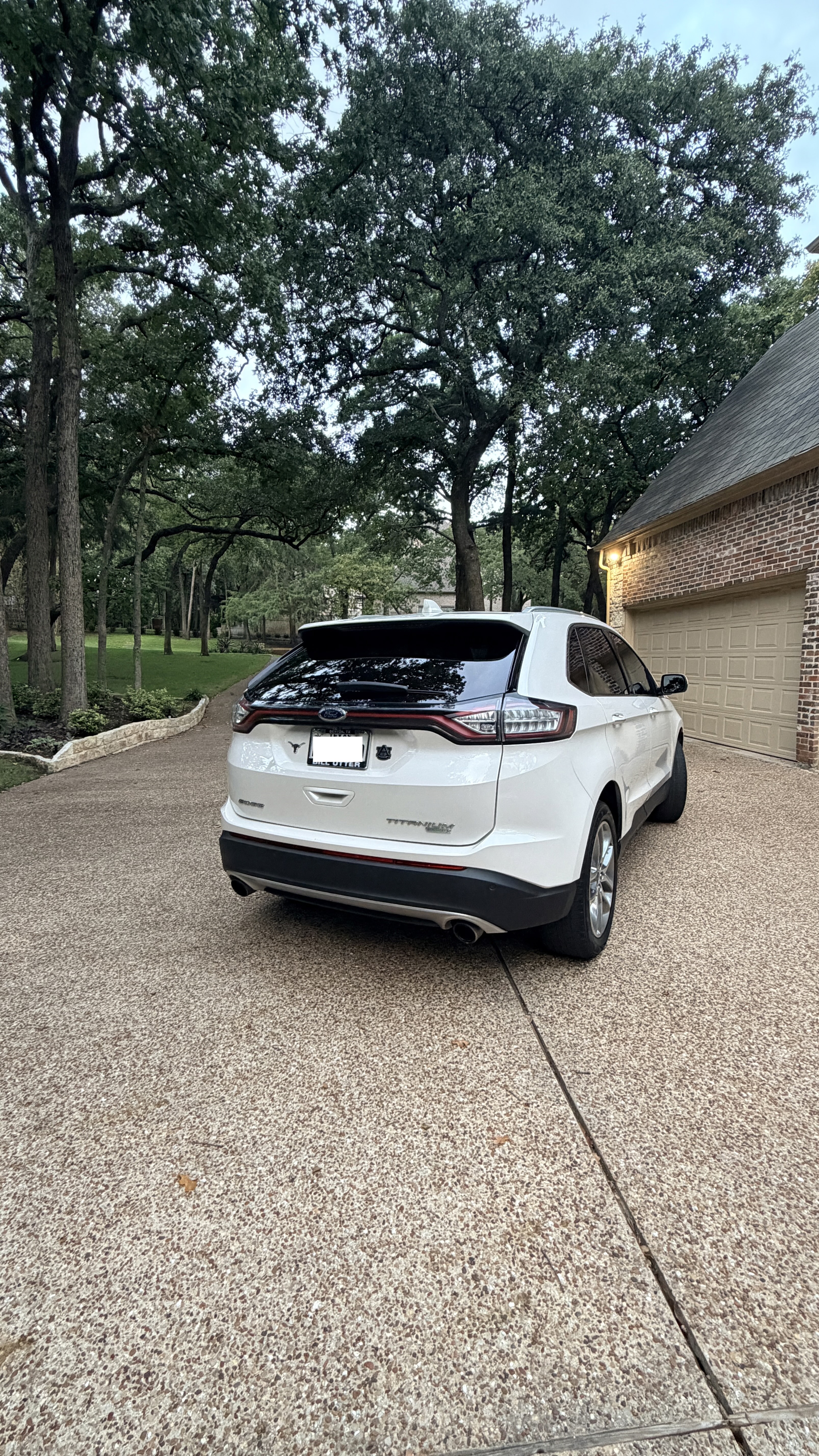 Used 2017 Ford Edge Titanium w/ Technology Package FWD image 5