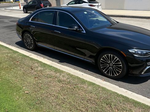 Used 2024 Mercedes-Benz S 580 4MATIC Sedan image 2