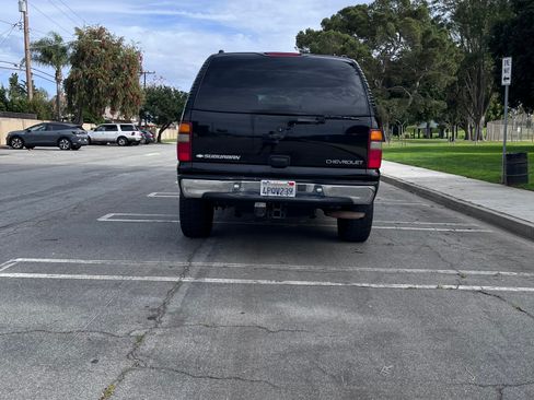 Used 2001 Chevrolet Suburban 2500 LS w/ LS Preferred Equipment Group RWD image 9