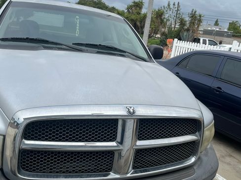 Used 2002 Dodge Ram 1500 Truck 2WD Quad Cab image 2