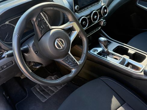 Used 2022 Nissan Sentra SR w/ Lighting Package FWD image 5