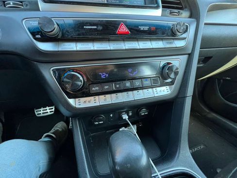 Used 2019 Hyundai Sonata Limited image 11