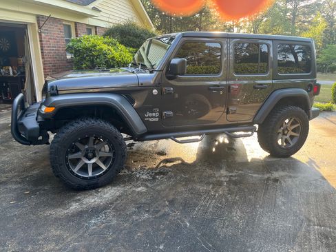 Used 2021 Jeep Wrangler Unlimited Sport image 4