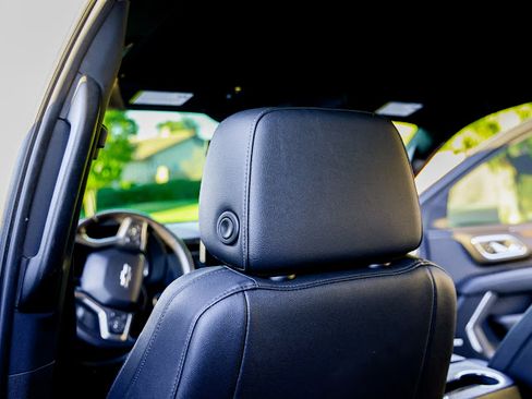 Used 2022 Chevrolet Suburban Z71 w/ Z71 Off-Road Package image 25