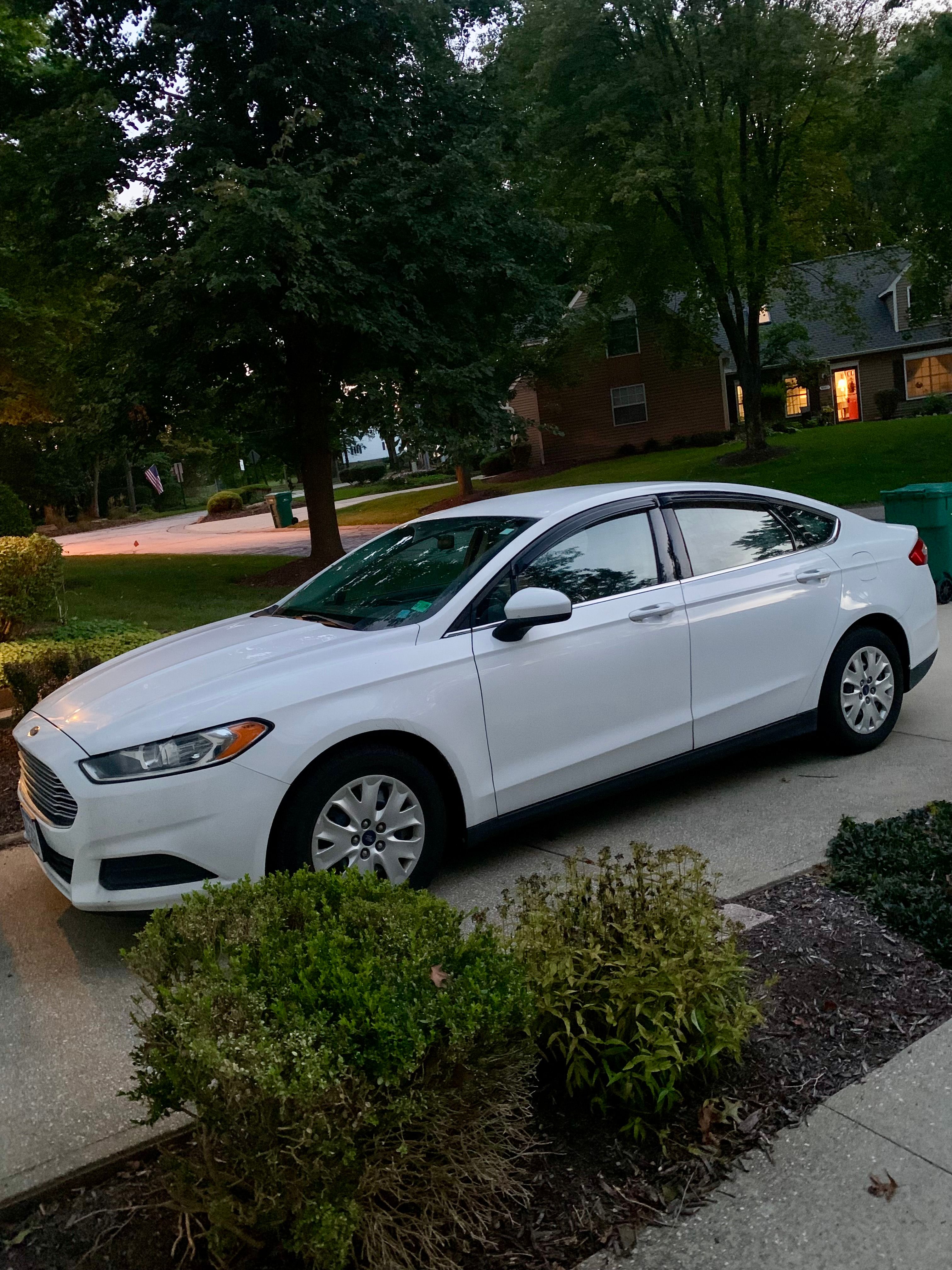 Used 2014 Ford Fusion S FWD image 9