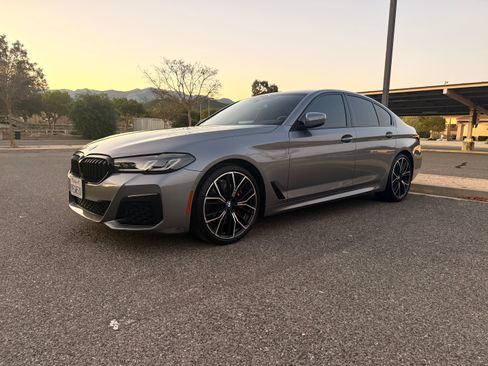 Used 2023 BMW 530i w/ M Sport Package image 5