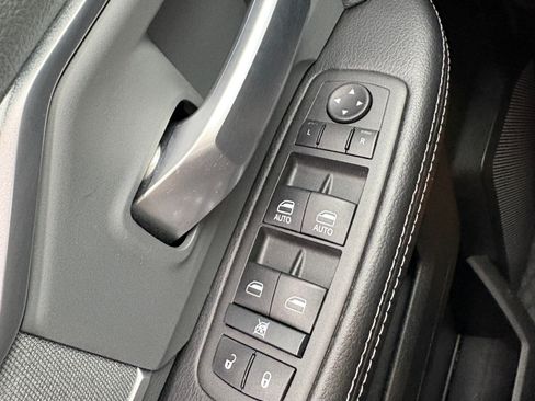 Used 2022 RAM 3500 Big Horn image 9