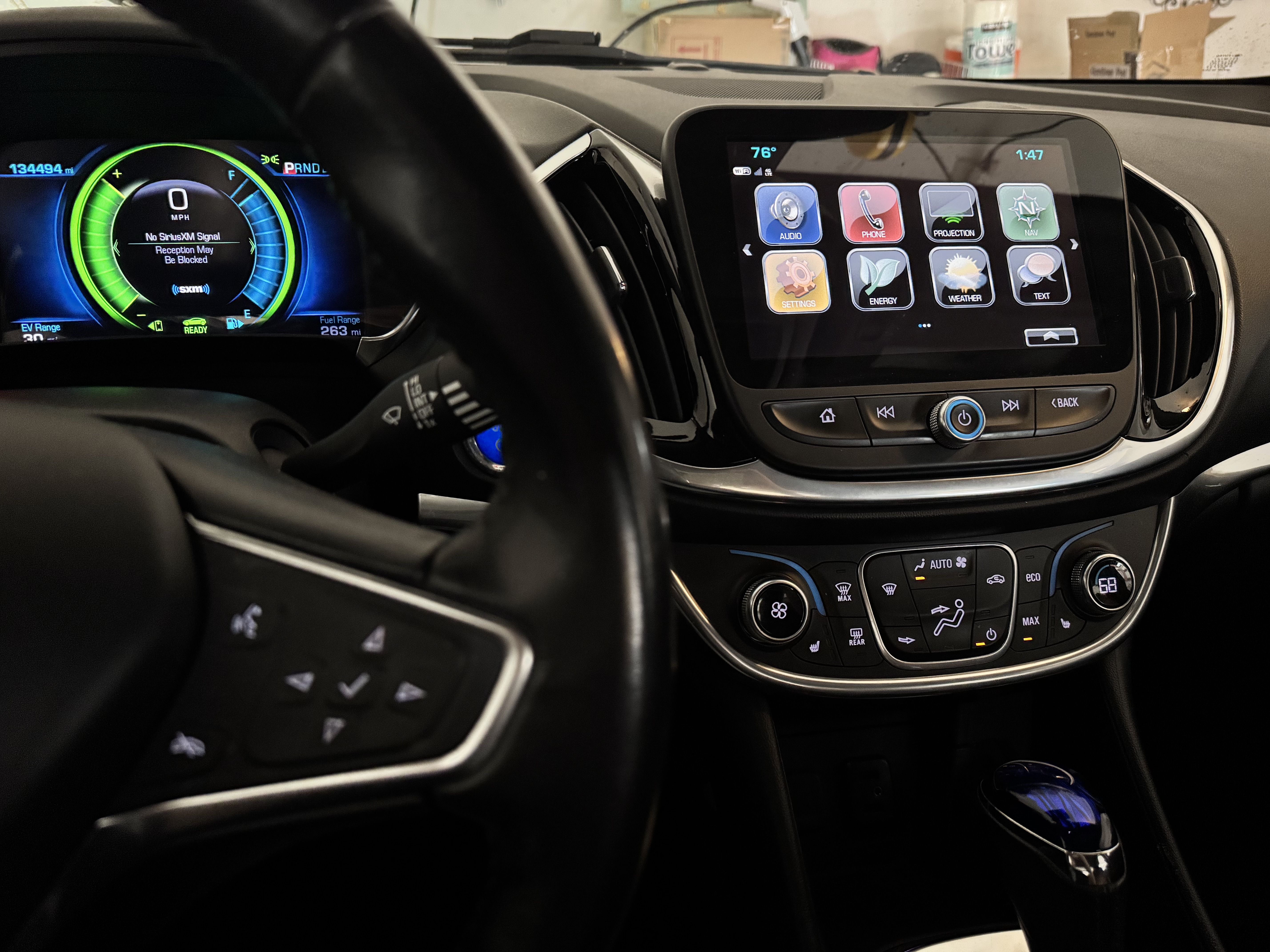 Used 2018 Chevrolet Volt Premier w/ Driver Confidence Package FWD image 12