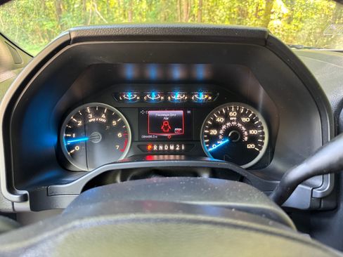 Used 2015 Ford F150 XLT w/ Equipment Group 301A Mid AWD/4WD image 12