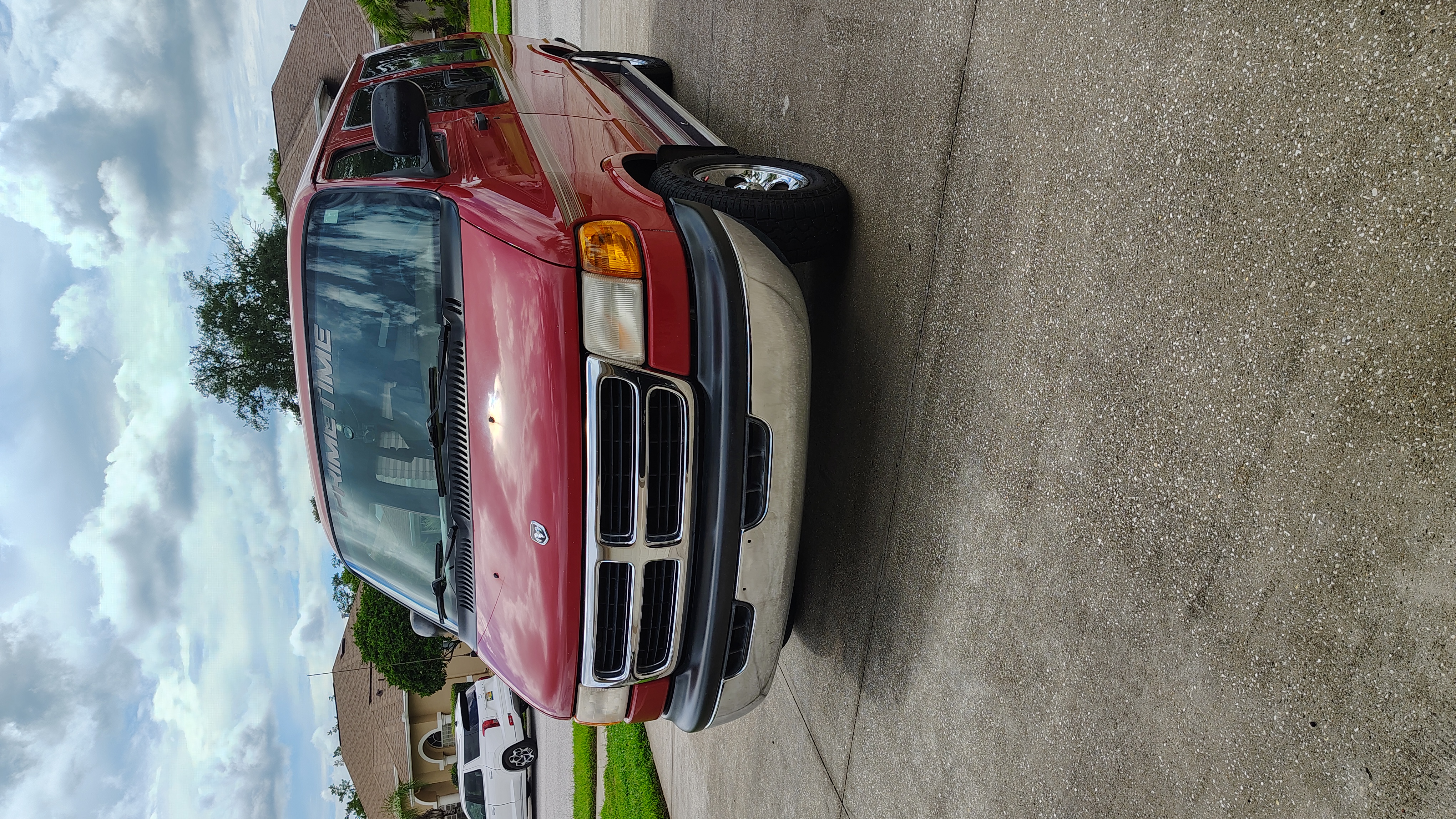 Used 2000 Dodge B1500 RWD image 1
