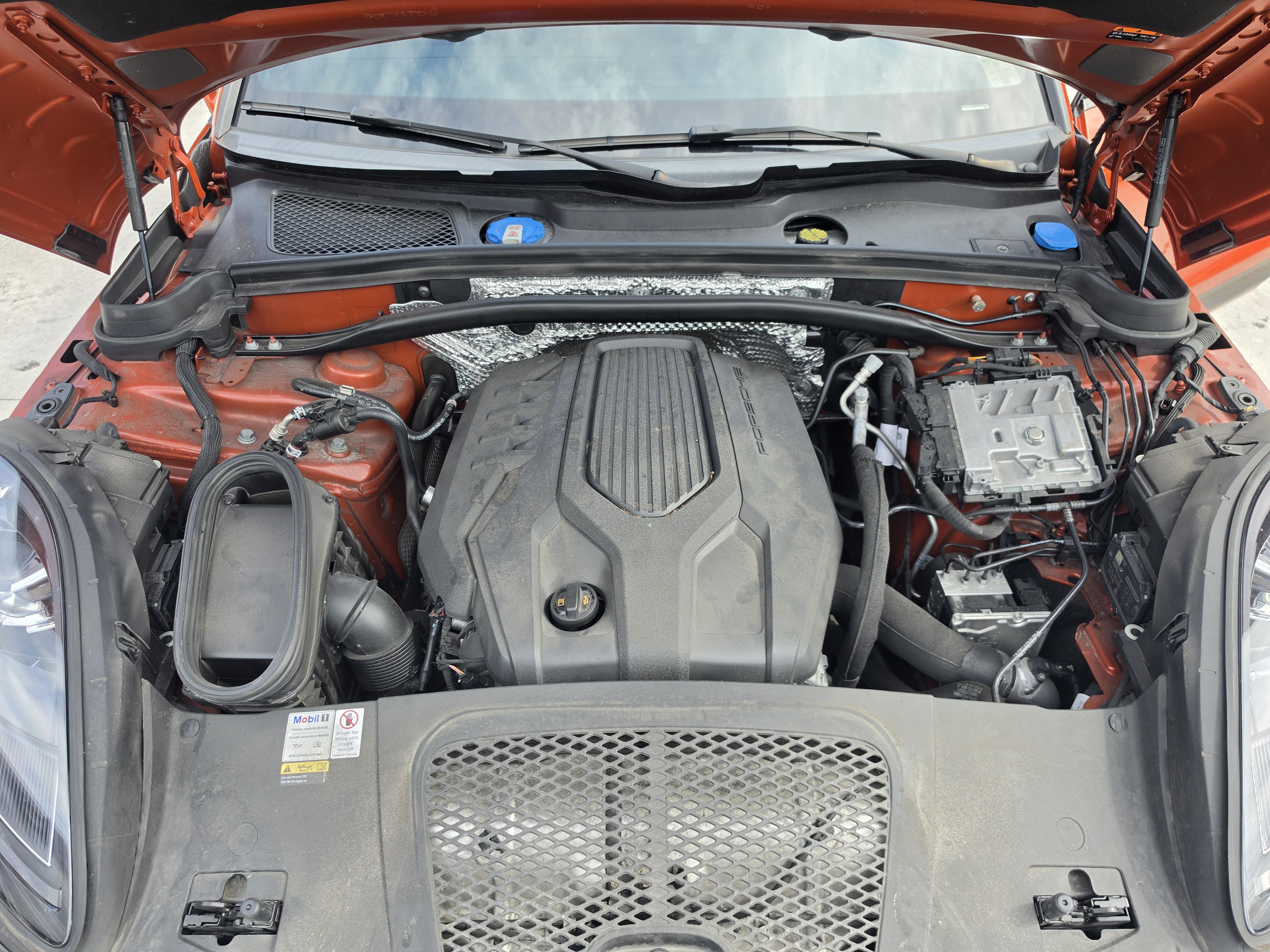 Used 2022 Porsche Macan AWD/4WD image 19